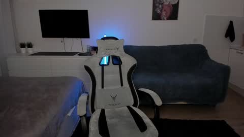 acie online show from 12-25-24, 10:59