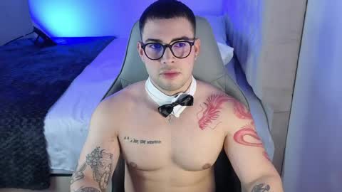 Snapshot of latam_ chatting on 05-26-26, 01:01 YOUR BABY online show from 05-26-26, 01:01