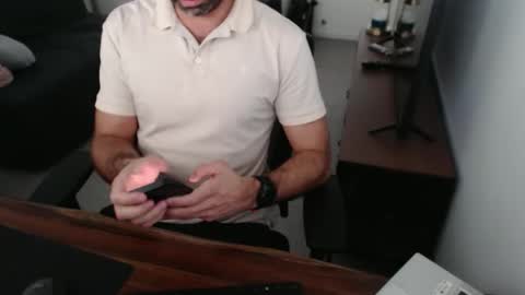 latexdave84 online show from 11-11-25, 07:30