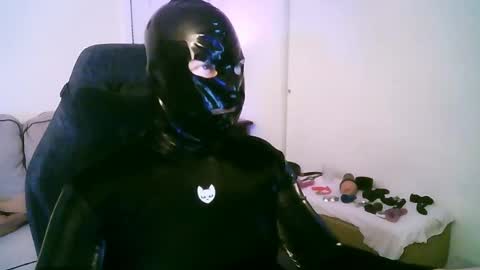 Snapshot of latexminheadroom chatting on 05-15-26, 11:34 latexminheadroom online show from 05-15-26, 11:34