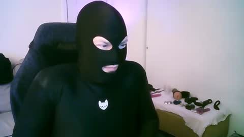 Snapshot of latexminheadroom chatting on 06-20-26, 02:47 latexminheadroom online show from 06-20-26, 02:47