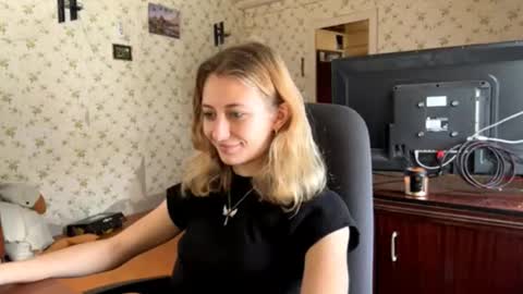 Amelia online show from 03-04-26, 10:32