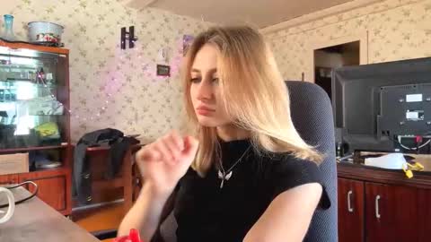 Amelia online show from 03-12-26, 11:27