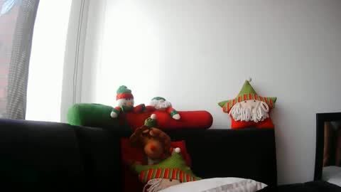 latiinvenushot online show from 12-17-25, 03:18