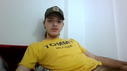 Snapshot of latin_boi6 chatting on 12-16-24, 02:38 Angel online show from 12-16-24, 02:38