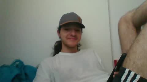 Snapshot of latin_boi6 chatting on 04-05-26, 08:50 Angel online show from 04-05-26, 08:50