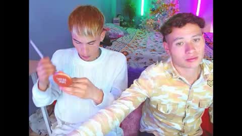 latin_boysxxx_ online show from 12-17-25, 04:02