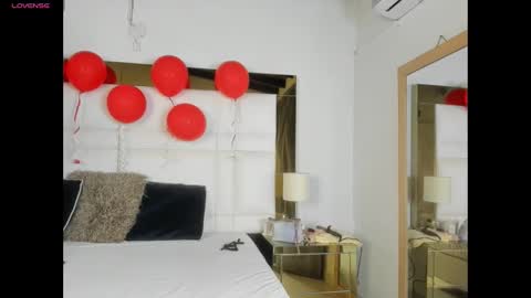 Snapshot of latin_couple20y chatting on 02-16-25, 03:47 Johana y Santiago online show from 02-16-25, 03:47