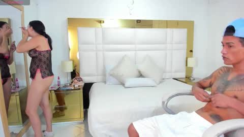 Snapshot of latin_couple20y chatting on 10-16-25, 08:43 Johana y Santiago online show from 10-16-25, 08:43