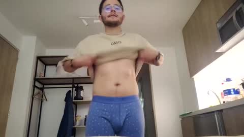 Snapshot of latin_edge chatting on 03-11-25, 04:43 Latin edge online show from 03-11-25, 04:43