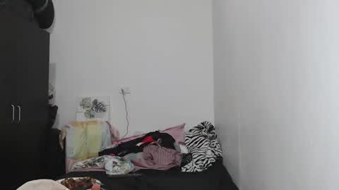 Snapshot of latin_meg chatting on 12-18-24, 12:21 M E G A N online show from 12-18-24, 12:21