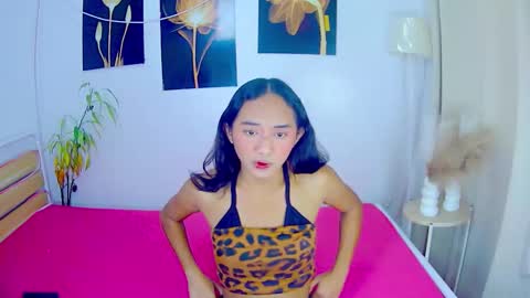 latina_kia online show from 11-22-25, 08:46