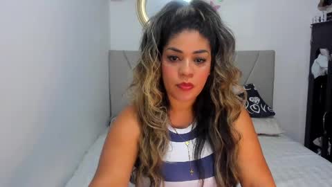 Snapshot of latinamav22 chatting on 04-21-26, 08:34 latinamav22 online show from 04-21-26, 08:34