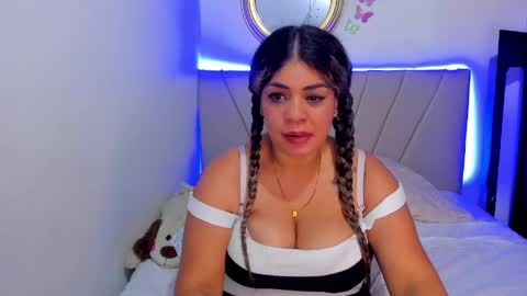 Snapshot of latinamav22 chatting on 04-30-26, 10:14 latinamav22 online show from 04-30-26, 10:14