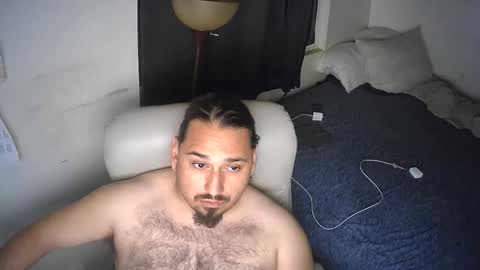 Snapshot of latinbb3030 chatting on 10-20-25, 01:50 LatinoBB online show from 10-20-25, 01:50