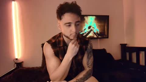 Snapshot of latinboyvip_ chatting on 04-22-26, 02:40 LatinBoyVIP Colombian online show from 04-22-26, 02:40