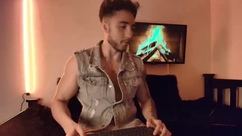 Snapshot of latinboyvip_ chatting on 05-01-26, 10:36 LatinBoyVIP Colombian online show from 05-01-26, 10:36