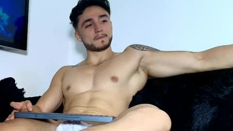 Snapshot of latinboyvip_ chatting on 05-28-26, 02:31 LatinBoyVIP Colombian online show from 05-28-26, 02:31