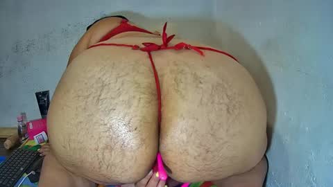 Snapshot of latincurvy1992 chatting on 09-15-25, 06:41 latincurvy1992 online show from 09-15-25, 06:41