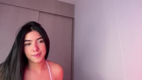 Snapshot of latinella chatting on 09-20-25, 12:50 Hi -  online show from 09-20-25, 12:50
