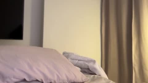 Hi -  online show from 03-26-26, 03:23