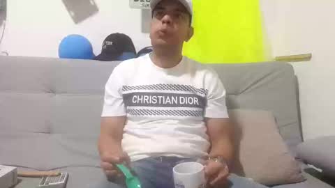 Snapshot of latinmartin254 chatting on 10-26-25, 04:18 latinmartin254 online show from 10-26-25, 04:18