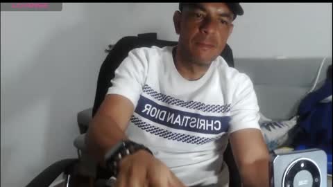 Snapshot of latinmartin254 chatting on 05-04-26, 01:34 latinmartin254 online show from 05-04-26, 01:34