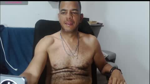 Snapshot of latinmartin254 chatting on 05-06-26, 01:47 latinmartin254 online show from 05-06-26, 01:47