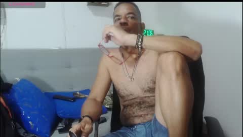 Snapshot of latinmartin254 chatting on 05-19-26, 01:56 latinmartin254 online show from 05-19-26, 01:56