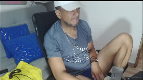 Snapshot of latinmartin254 chatting on 06-08-26, 03:23 latinmartin254 online show from 06-08-26, 03:23