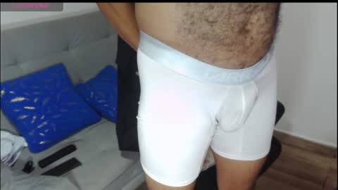 Snapshot of latinmartin254 chatting on 06-10-26, 02:01 latinmartin254 online show from 06-10-26, 02:01