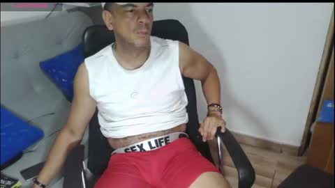 Snapshot of latinmartin254 chatting on 06-13-26, 03:37 latinmartin254 online show from 06-13-26, 03:37