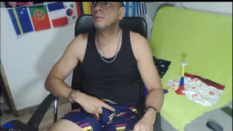 Snapshot of latinmartin254 chatting on 06-14-26, 05:09 latinmartin254 online show from 06-14-26, 05:09