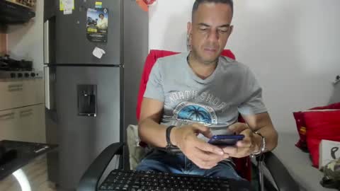 latinmartin73 online show from 12-28-24, 06:40