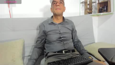 latinmartin73 online show from 02-04-25, 02:07