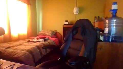 latinn_babe online show from 12-21-25, 04:03