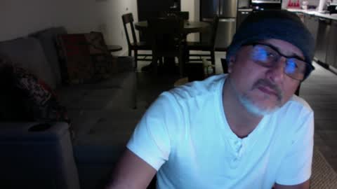 QS - INDEPENDENT MODEL online show from 12-17-24, 08:01