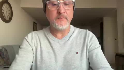 QS - INDEPENDENT MODEL online show from 03-12-25, 11:01