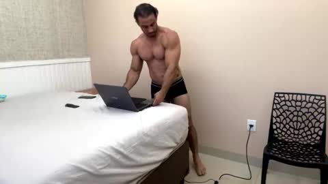 latino_rodri online show from 07-27-26, 03:08