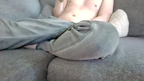 latinomelbguy612862 online show from 10-28-25, 09:50