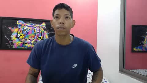 latinosnifomanos online show from 07-17-26, 01:45
