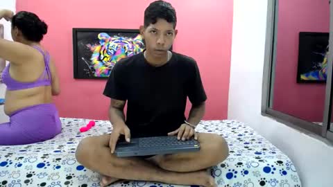 latinosnifomanos online show from 07-22-26, 01:52