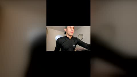 Snapshot of latinweekend chatting on 01-18-26, 10:13 latinweekend online show from 01-18-26, 10:13