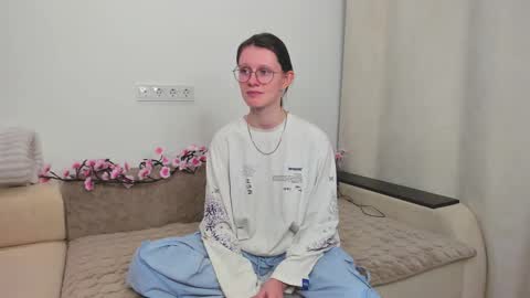 Snapshot of latoriacosner chatting on 12-22-25, 12:35 latoriacosner online show from 12-22-25, 12:35