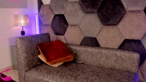 LEANDRO online show from 02-25-26, 03:49