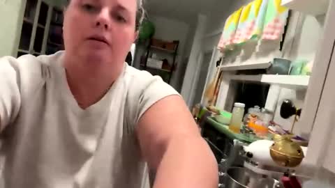 Snapshot of laulauma chatting on 01-06-25, 12:05 LauLauMa online show from 01-06-25, 12:05