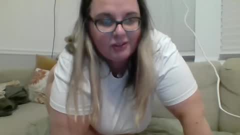 Snapshot of laulauma chatting on 01-13-25, 03:01 LauLauMa online show from 01-13-25, 03:01