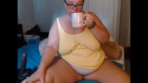 Snapshot of laulauma chatting on 09-14-25, 03:22 LauLauMa online show from 09-14-25, 03:22