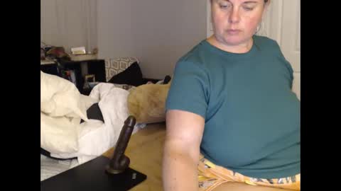 Snapshot of laulauma chatting on 09-22-25, 01:40 LauLauMa online show from 09-22-25, 01:40