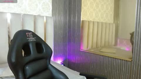 Snapshot of laulin_tay chatting on 02-08-26, 03:54 laulin_tay online show from 02-08-26, 03:54